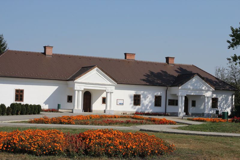 Papp Family Manor Houses, Hídvégardó
